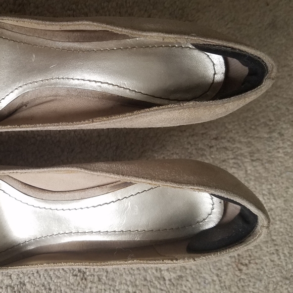 Fioni Tan Heels Open Toe Pumps Size 6.5W - Picture 6 of 7